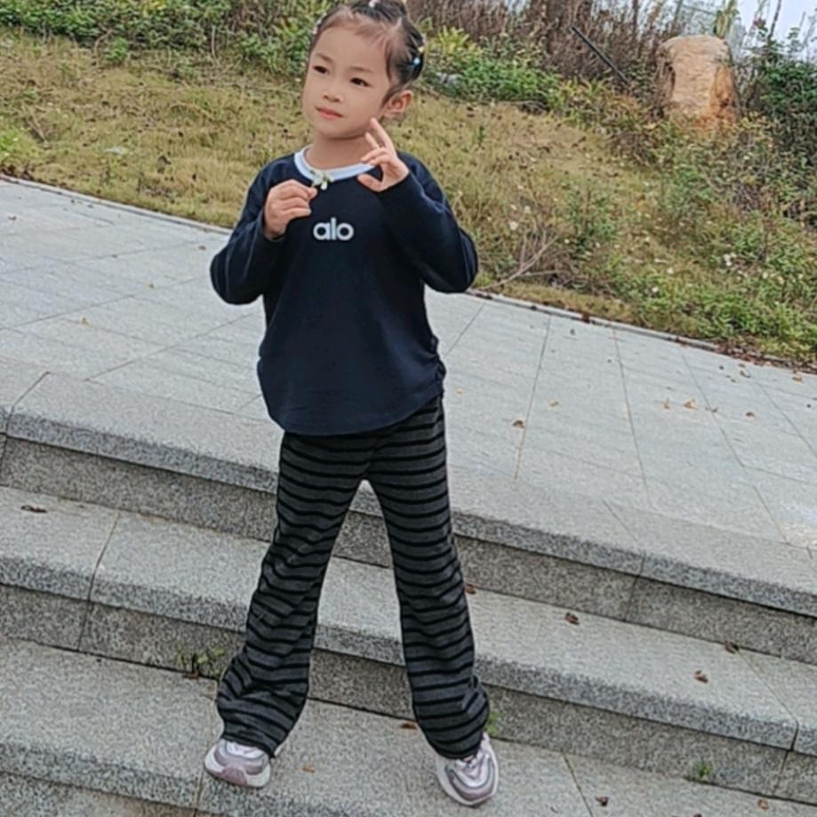 沉默( •︠ˍ•︡ )不语