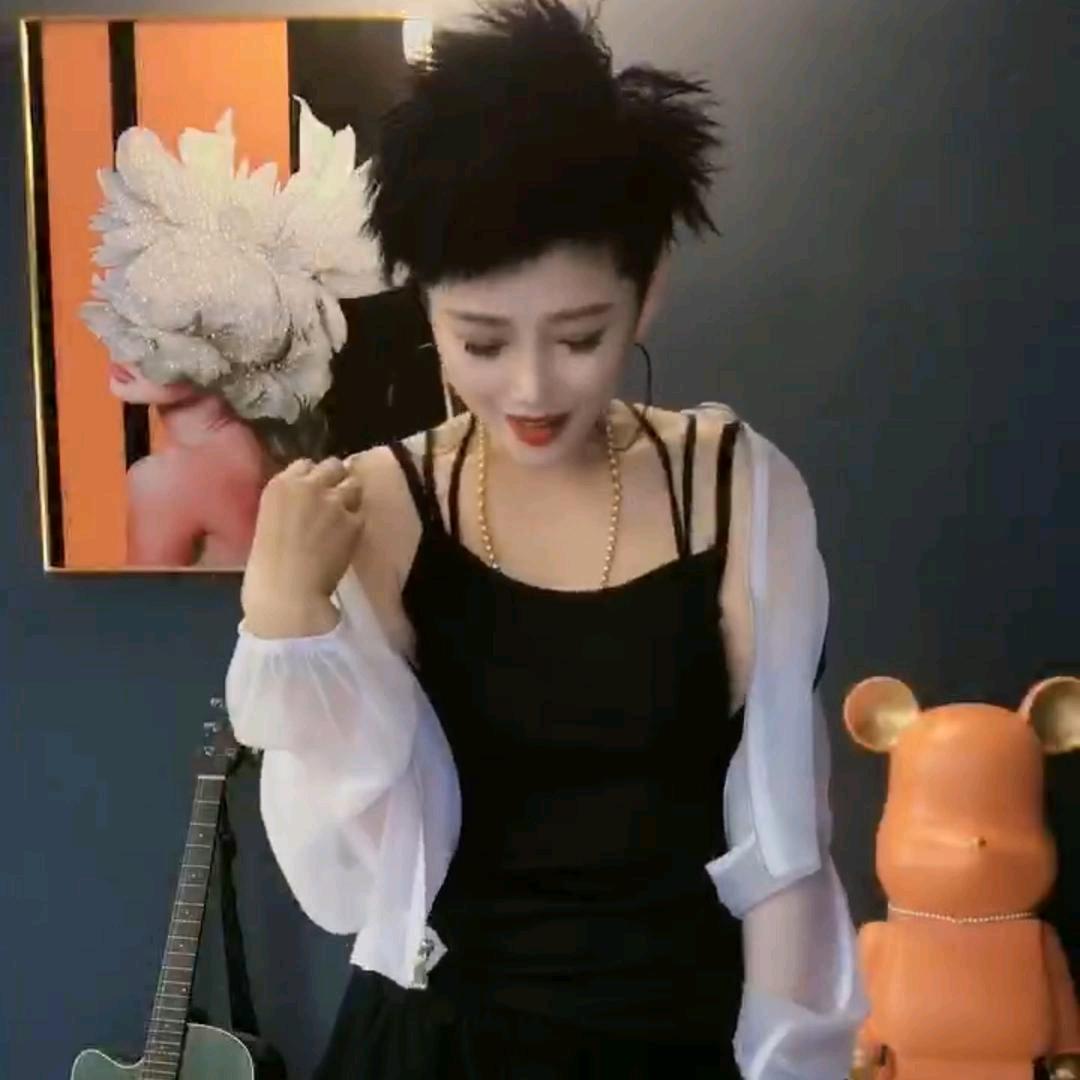 利姐服饰