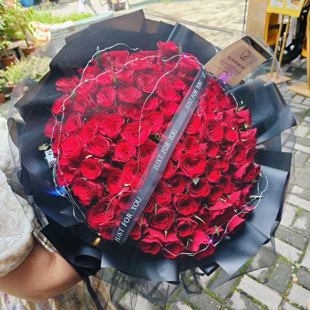 周琼绿植花卉店