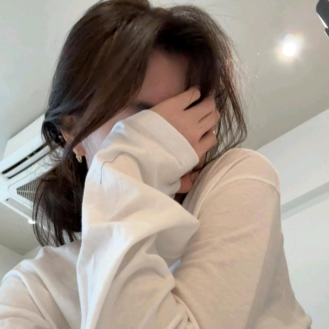 𝒵𝒽𝓸𝓊 ᥫᩣ高傲的小女人🕊