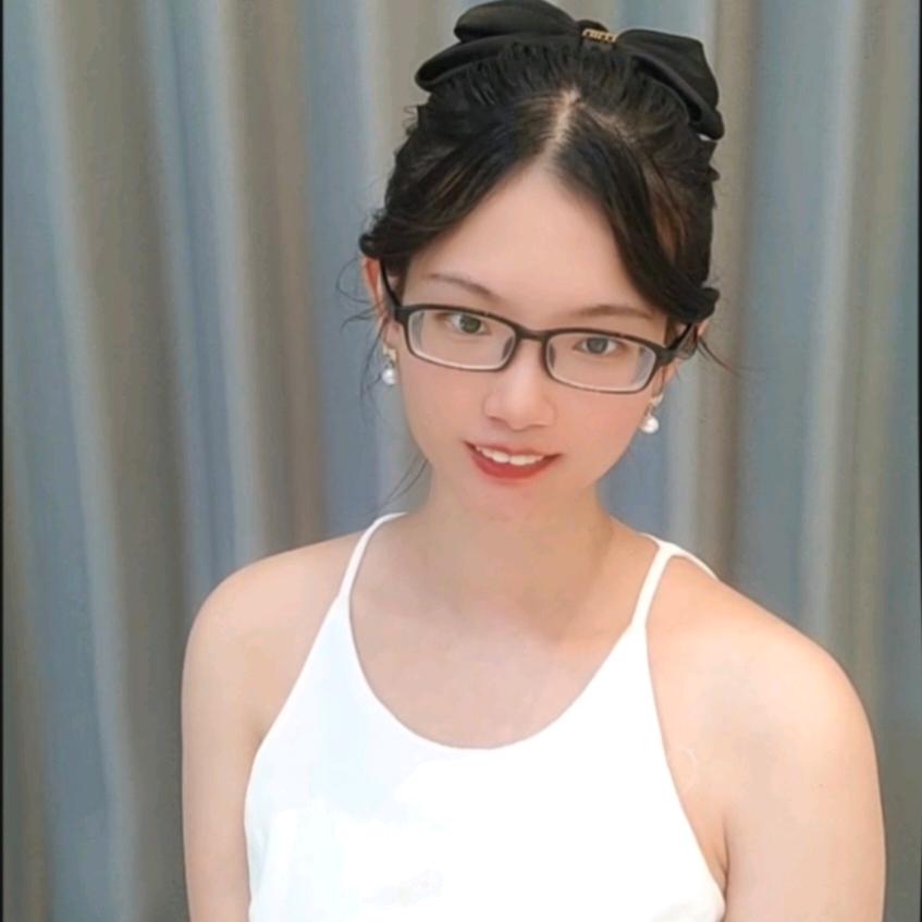 怡成成♡