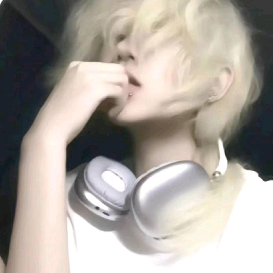 落尽梨花月又西