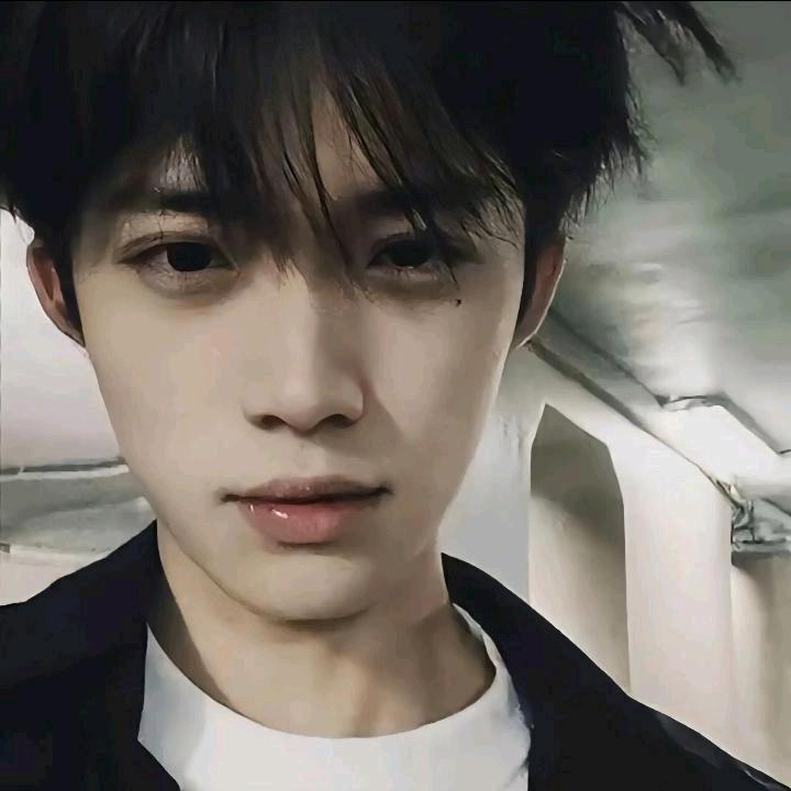 ᖇꪮ꫁ꪧ ꪑꪖꪧ