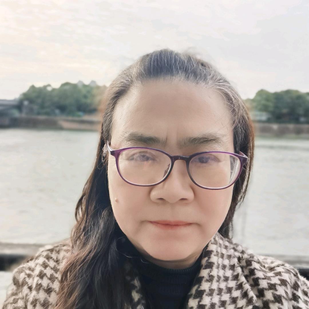 玲姐2：晚9点42分首播开播号在主页