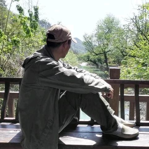 沈彩初