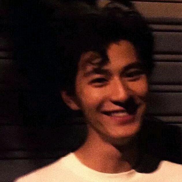 王洛洛