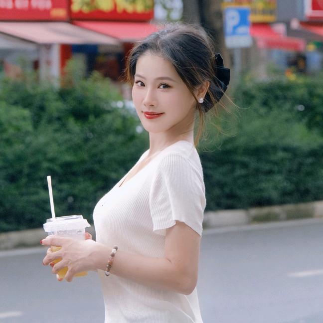 雅雯YW