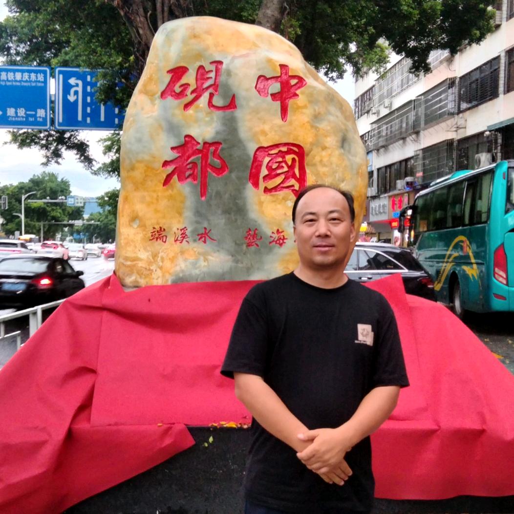 何立宁雕刻艺术工作室