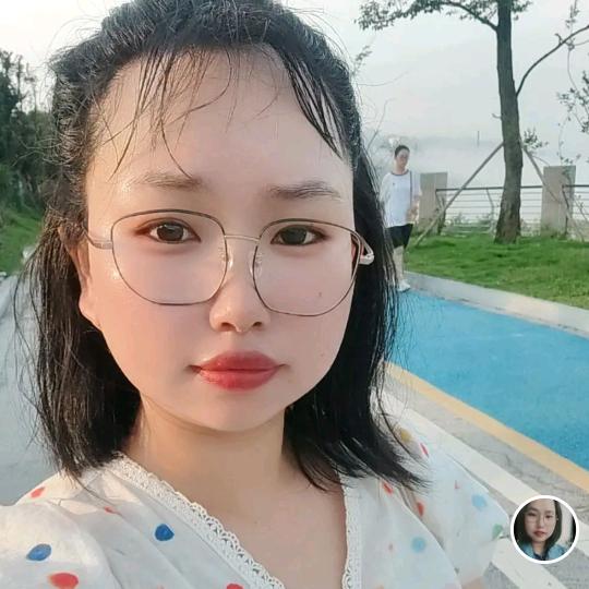 小胖妹子👇👇