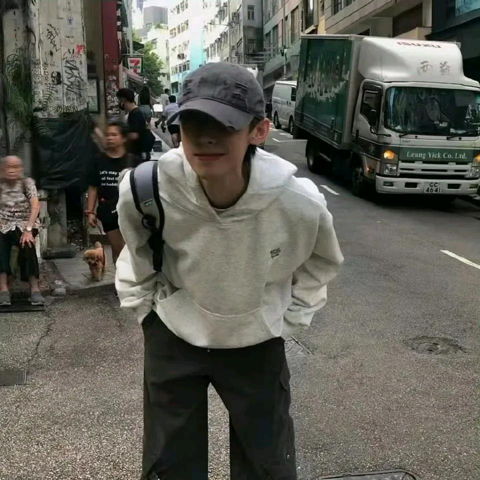 九千七.