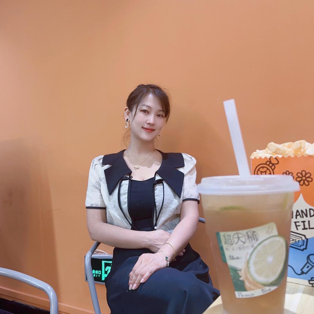 肖小小小红