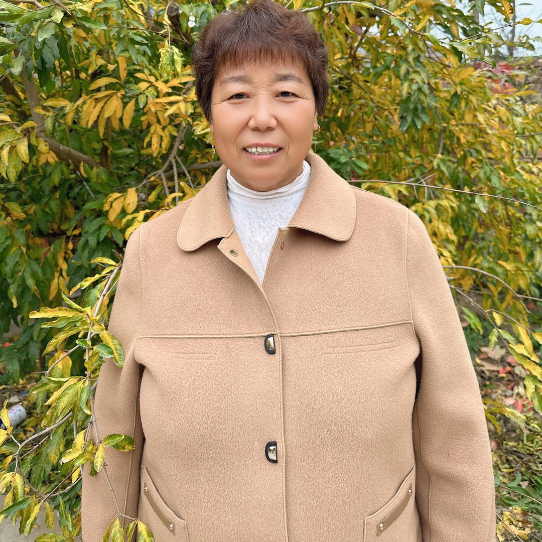 玉玲和苗苗的婆婆