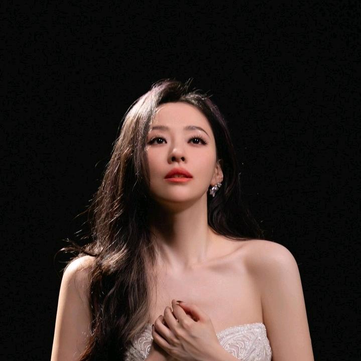 최수영