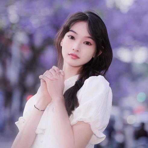卖唱的小女孩