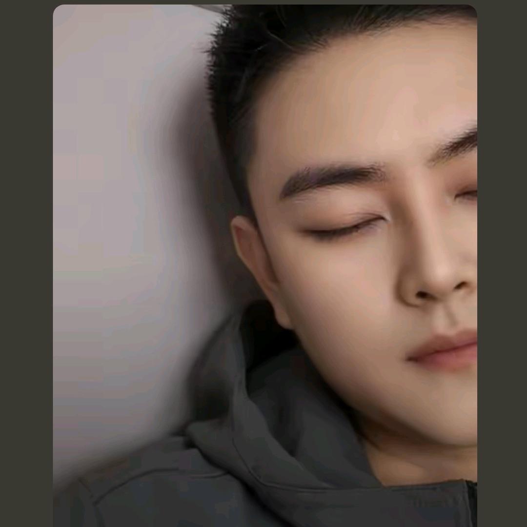 我姓冯  却不与你相逢