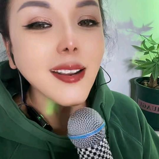 王利华老公
