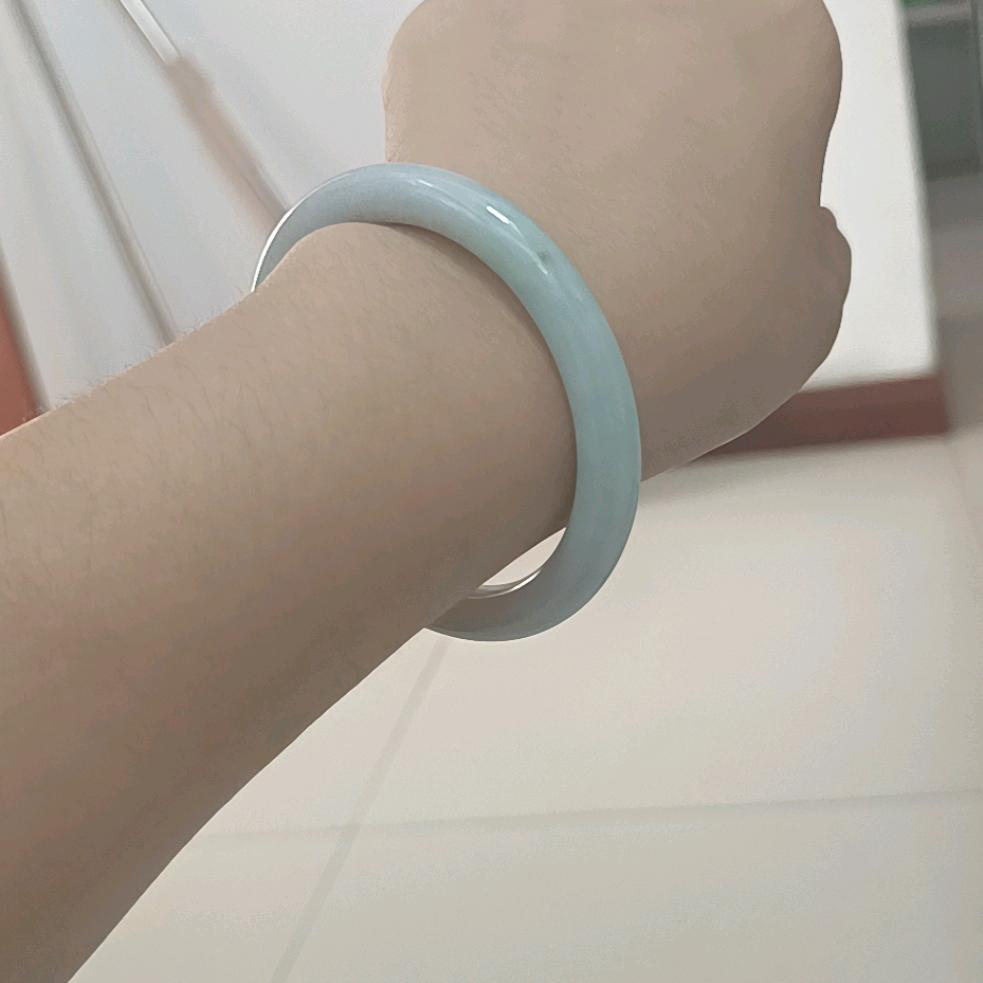 旅途中行走的胖妞