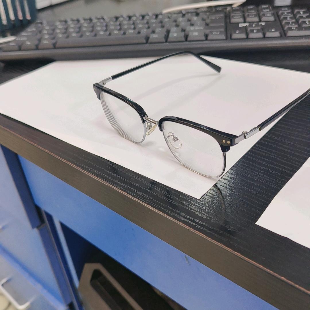 睁眼说瞎话