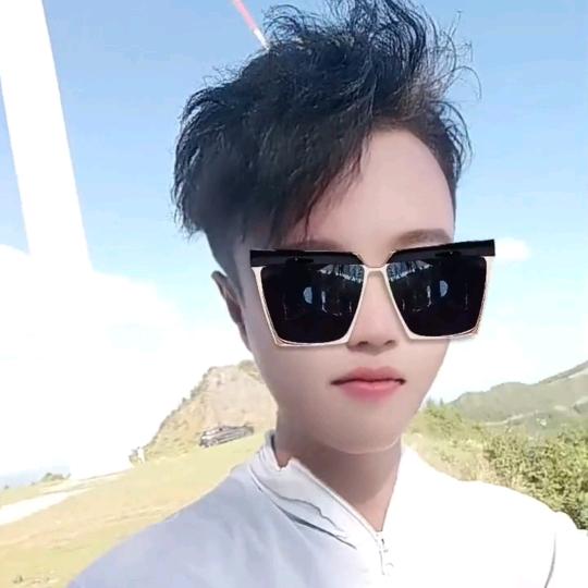 暴力小青年