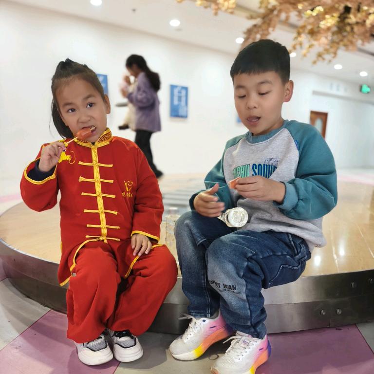 子阳，子彤，妈妈