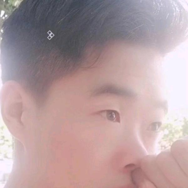 坐在情敌墓前唱忐忑