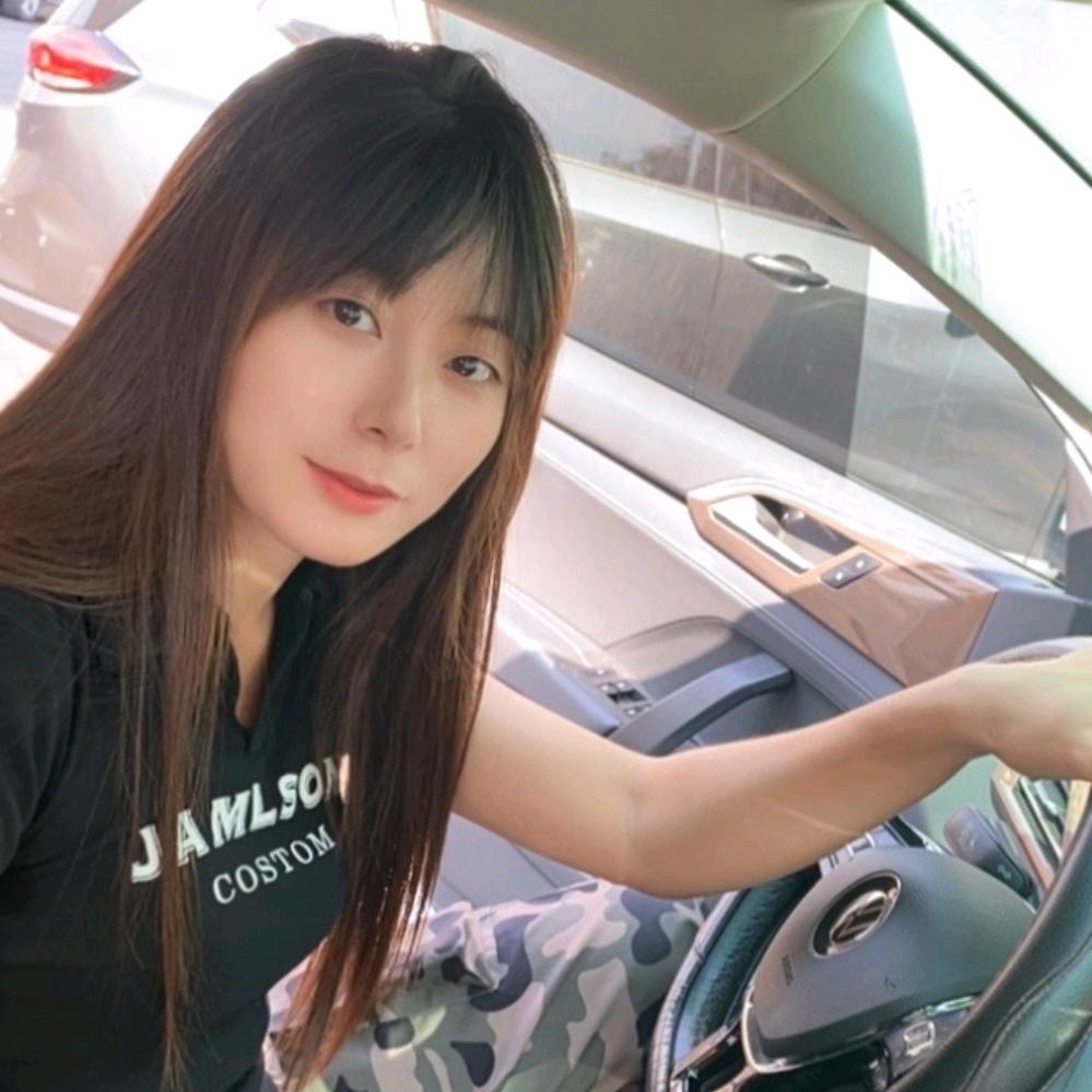辉辉一笑
