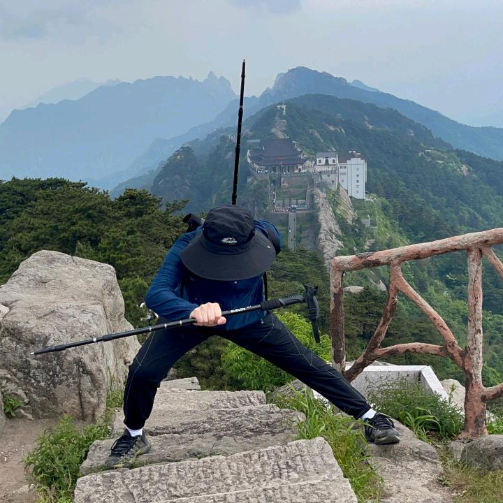 喜欢旅行的阿硕