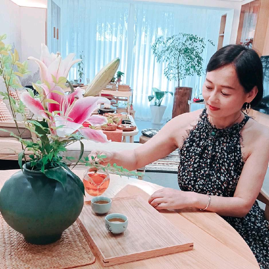喜悦花店成都房产玉姐（成都直播中）