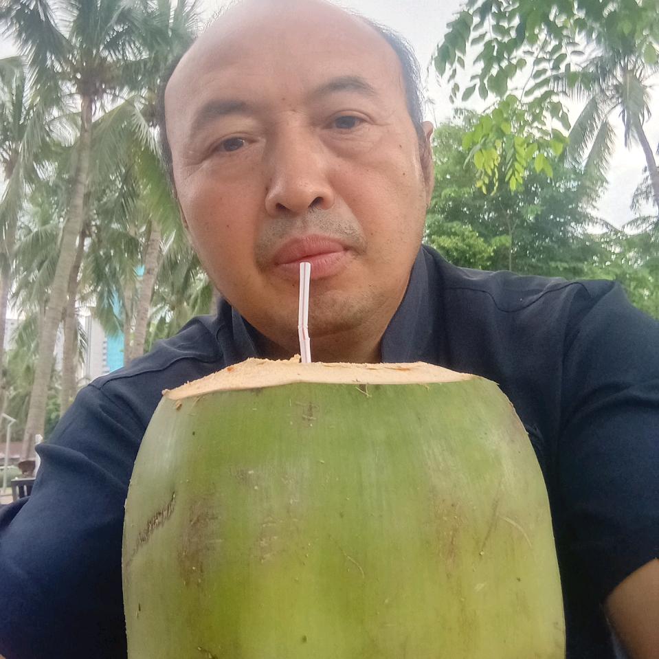 魏心香笑看红颜