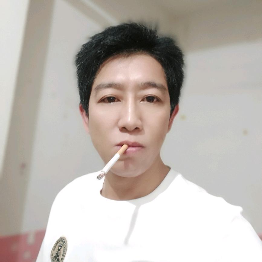 日落西山非我意，唯有晚霞懂吾心