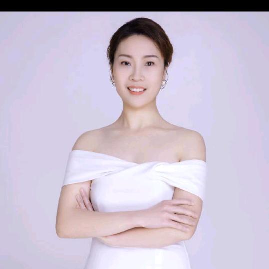 星秀美业一店12号洗护师