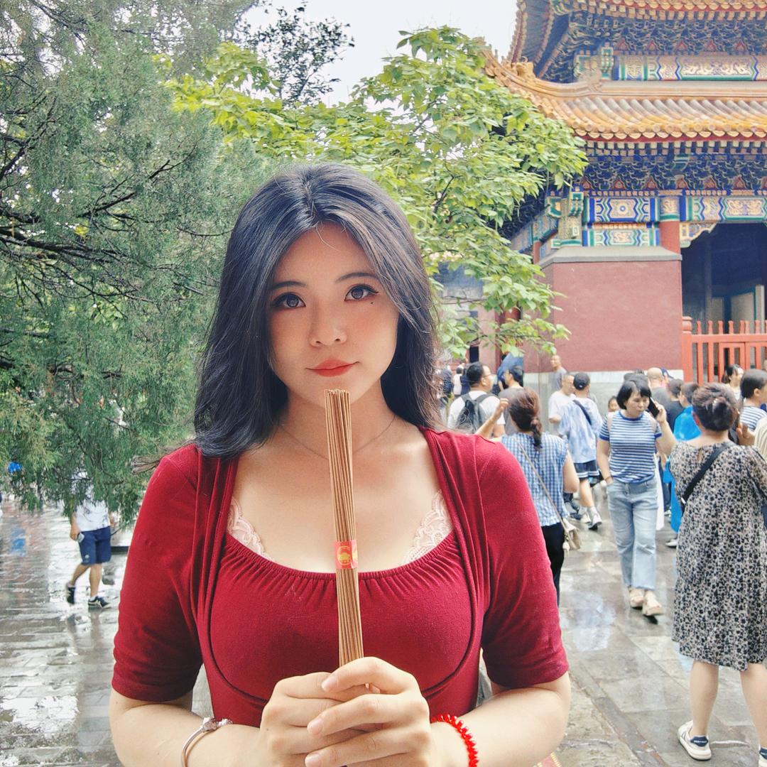 Monica莫莫