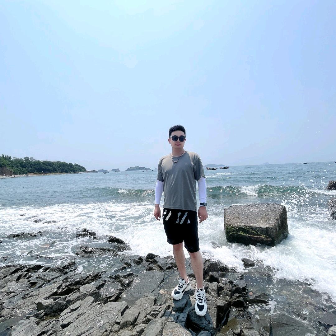 沐浴在阳光下