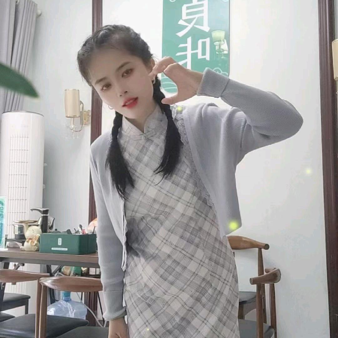 小莫莫