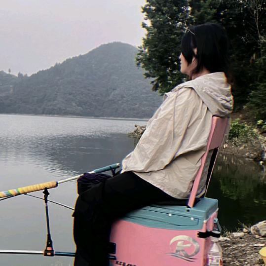 钓鱼小小