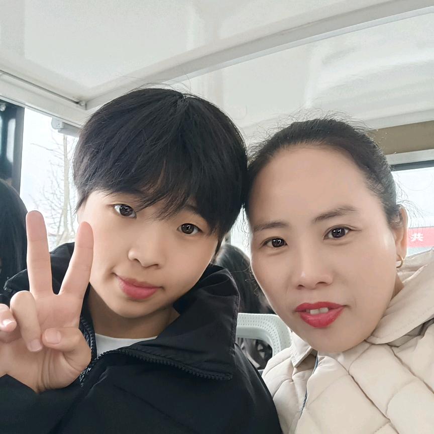 二妹川菜馆富顺荤豆花蹄花汤