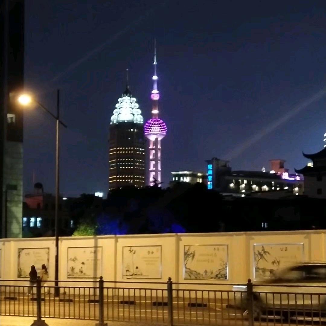辉煌，