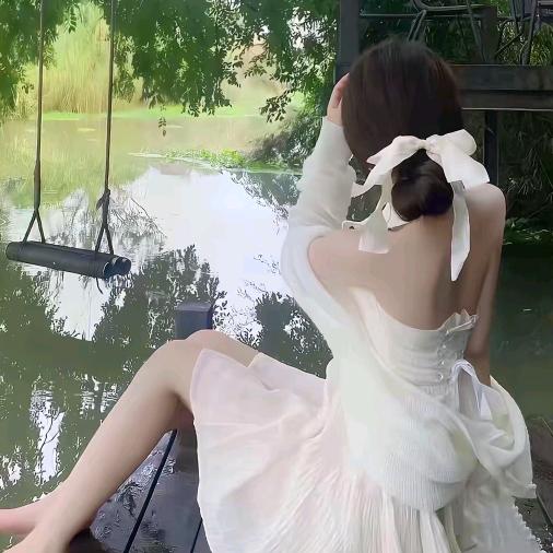 良亩百货店（同款在橱窗）