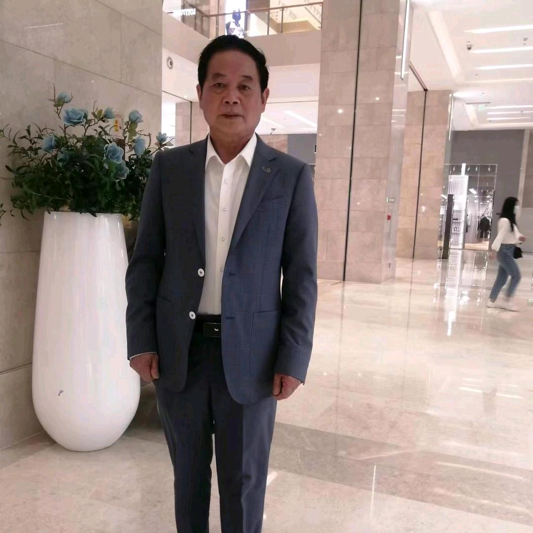 我是金星集团装修公司陈董事长
