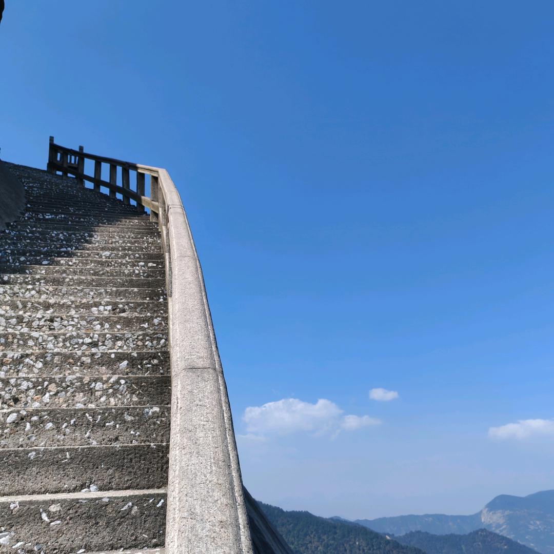 @明明之中