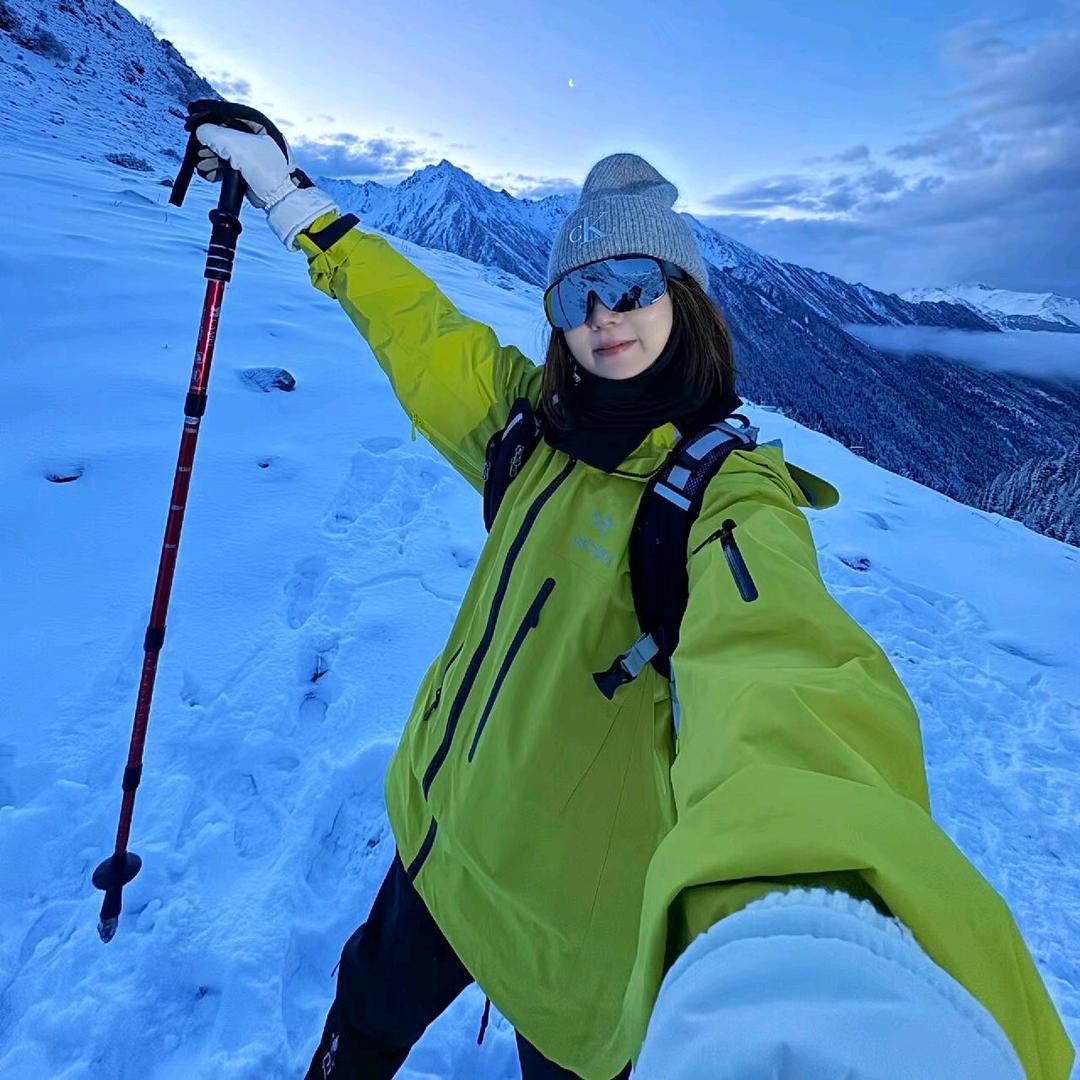 晓晓（主页报名爬雪山）