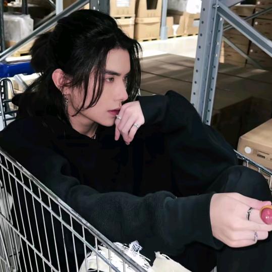 没穿红内裤克嘶老公被婆婆打