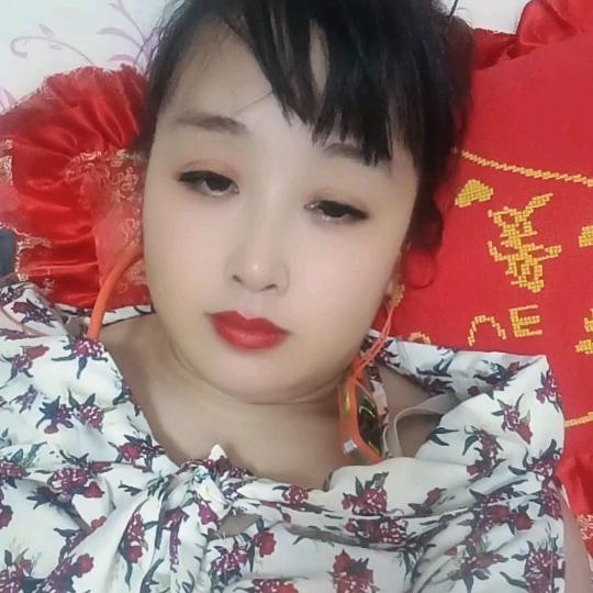 莹莹羽绒服