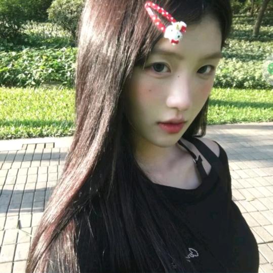 L..♡