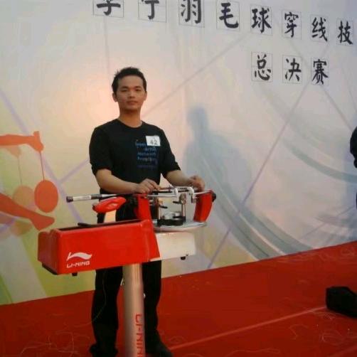 羽毛球拍穿线师