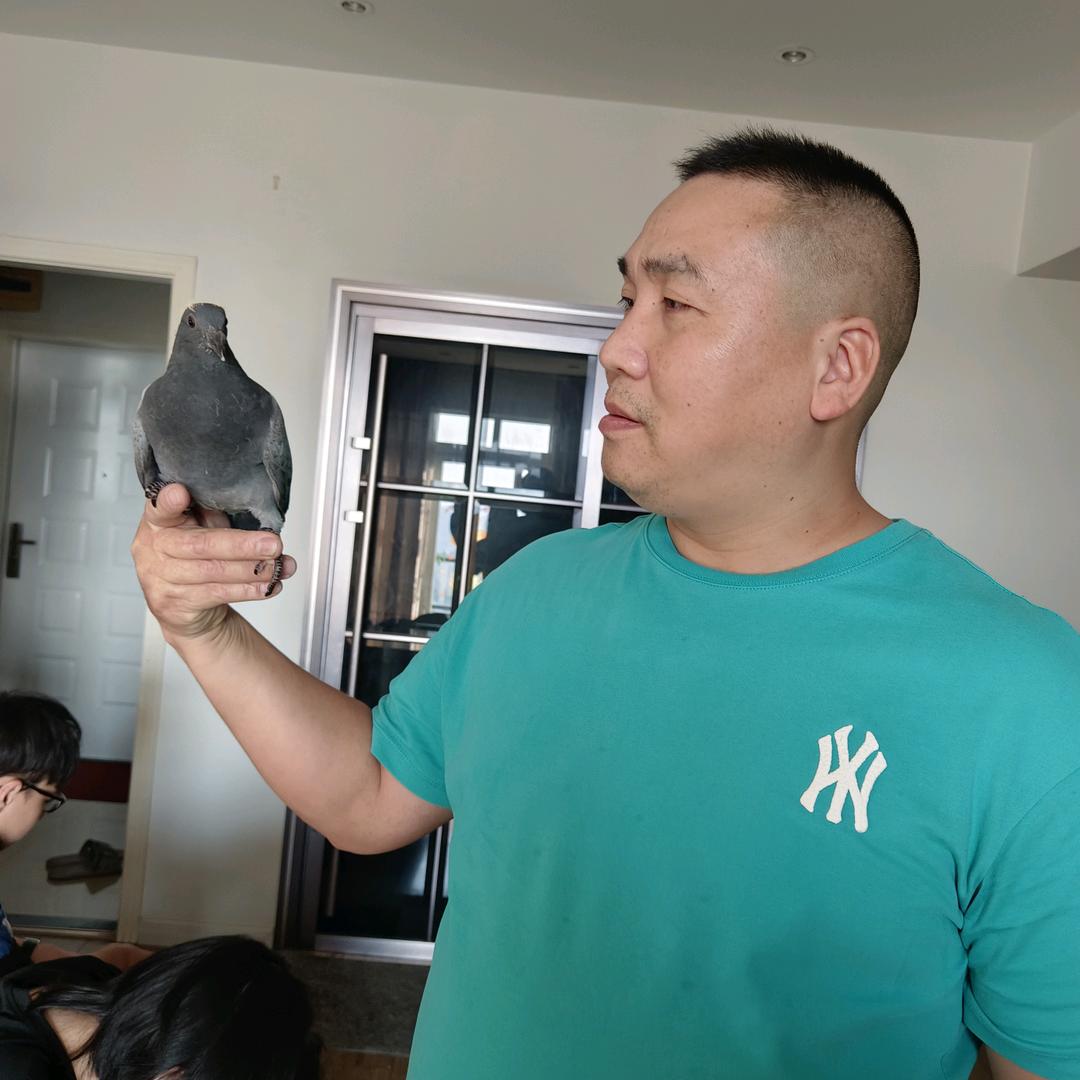 侯德载物！侯爷