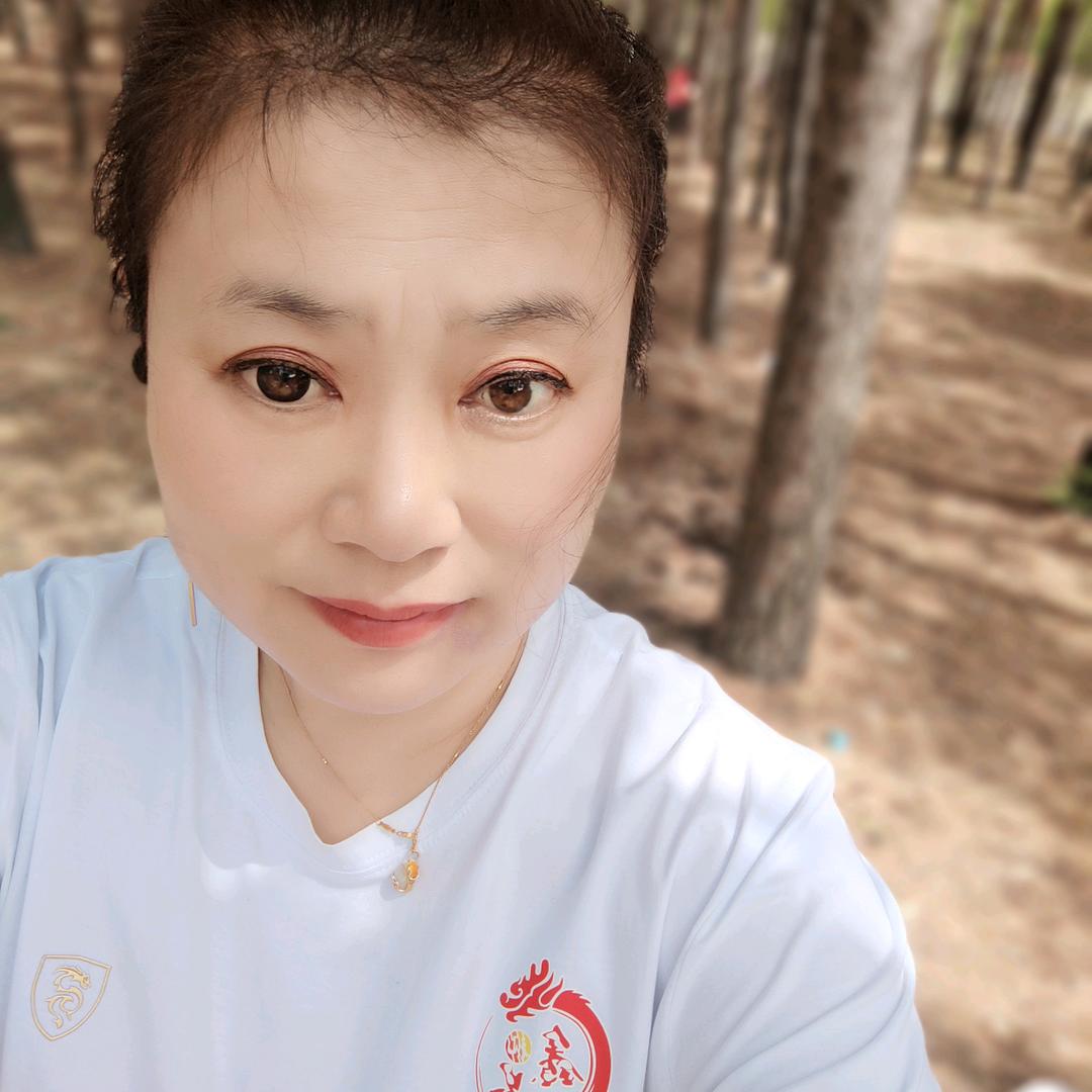 广告公司的两只小流浪猫