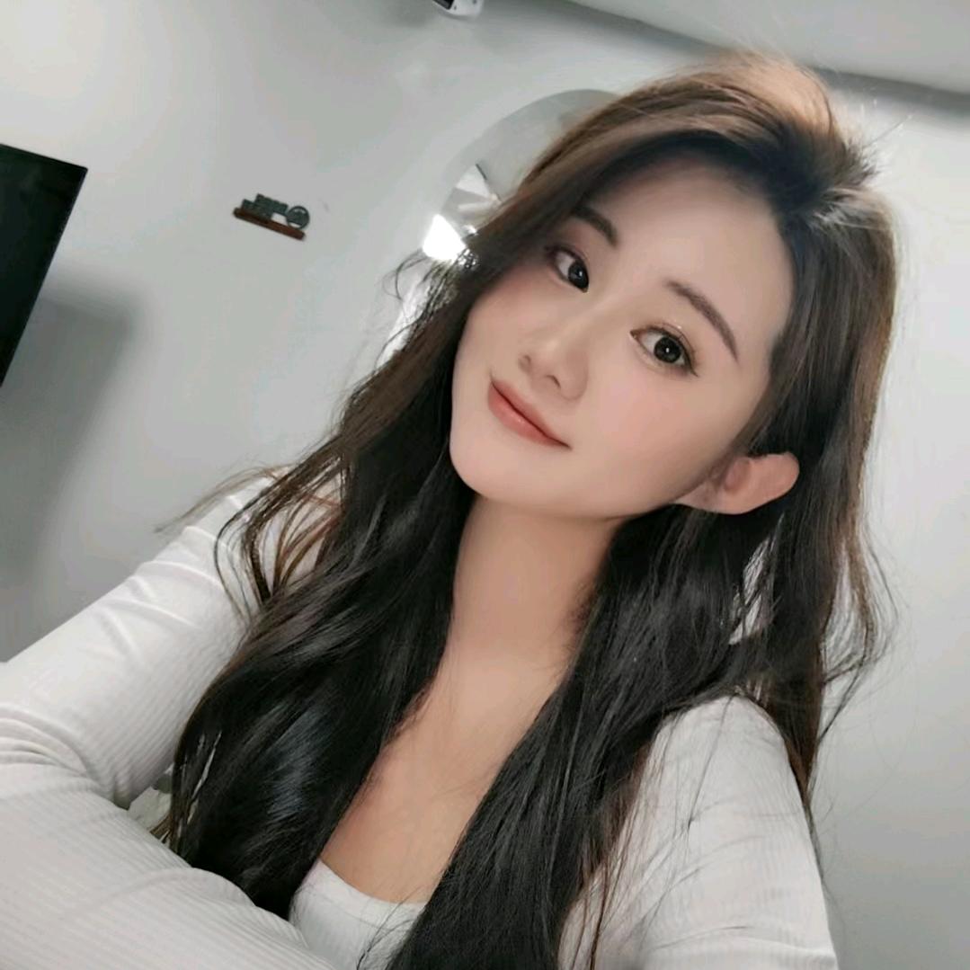 四季•UMe女装店