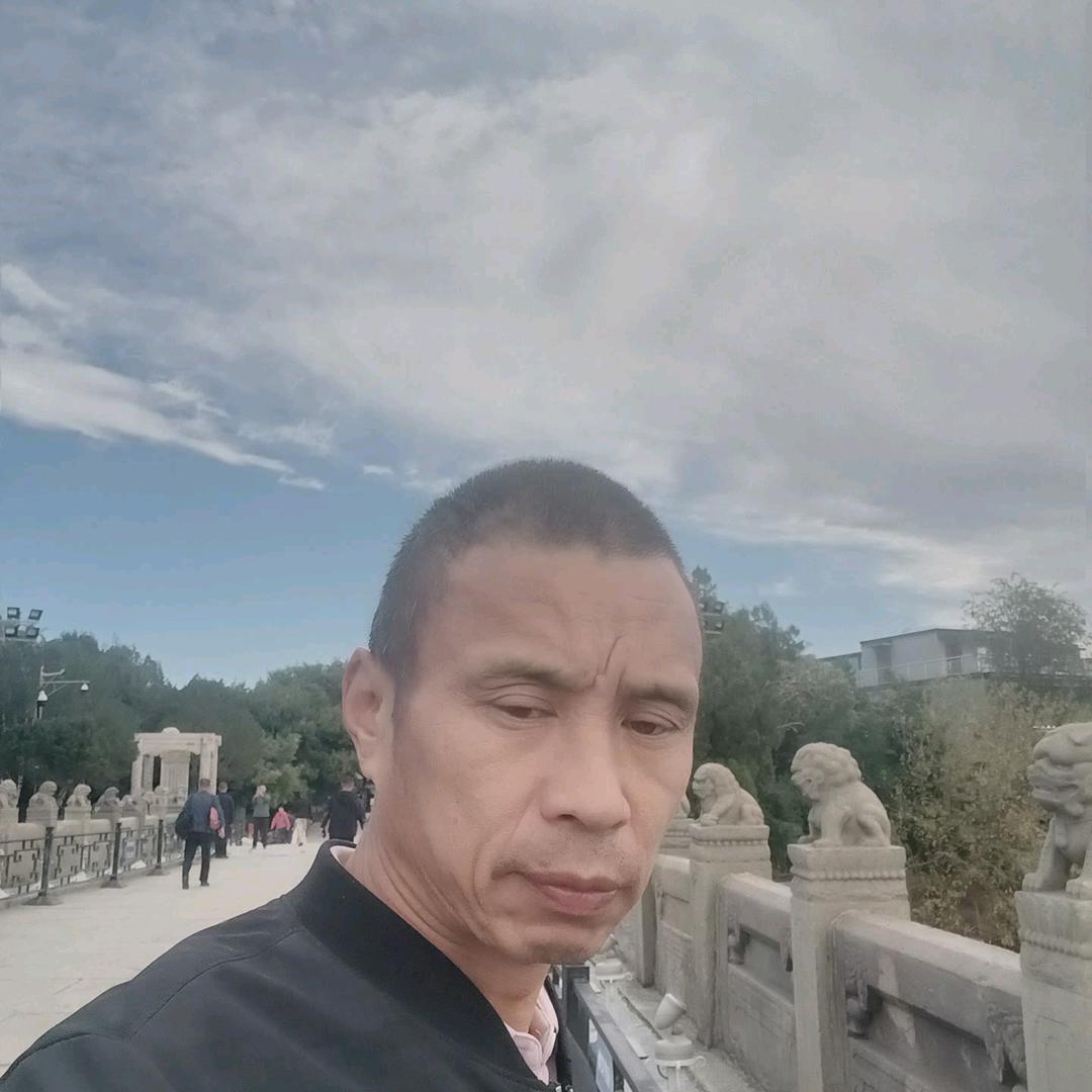 长安福特开机器人黄二娃