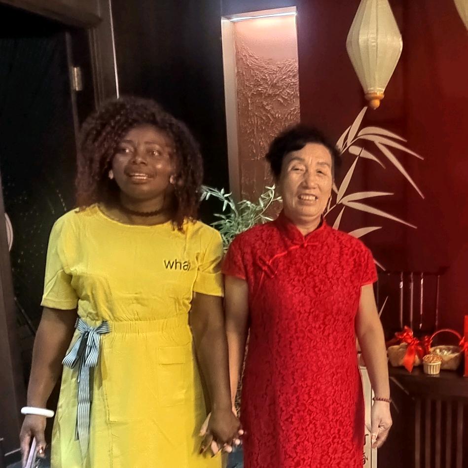 裴心婆婆